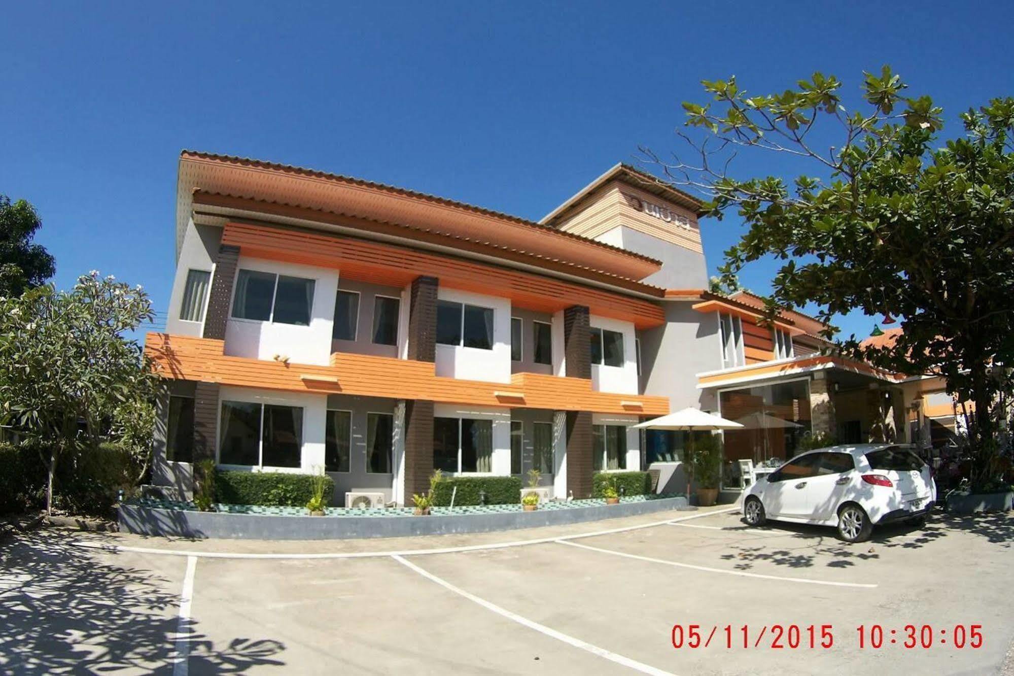 Winhouse Hotel Nan Exterior photo